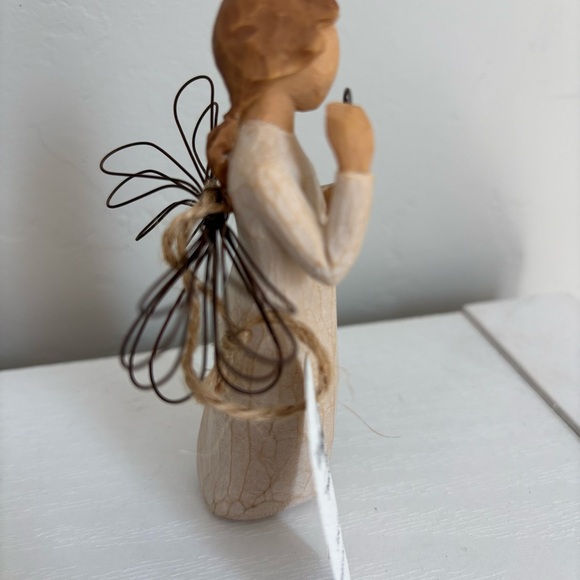 Willow Tree Angel with Thank You Sign and Brown Hair - Picture 3 of 6